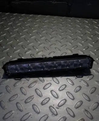 Volkswagen Jetta VI Third/center stoplight 01051200