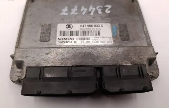 Skoda Fabia Mk1 (6Y) Engine control unit/module 047906033C 5WP4420310