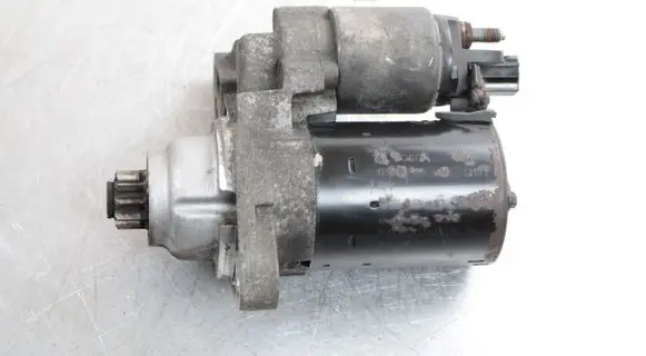 Volkswagen Polo IV 9N3 Starter motor