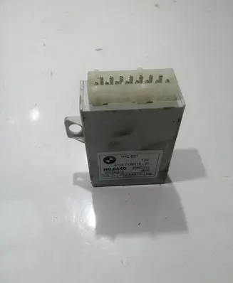 BMW 5 E60 E61 Tailgate/trunk control unit/module 7188110 55892110 092240316
