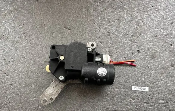 Nissan Patrol Y61 Air flap motor/actuator 2773081L00
