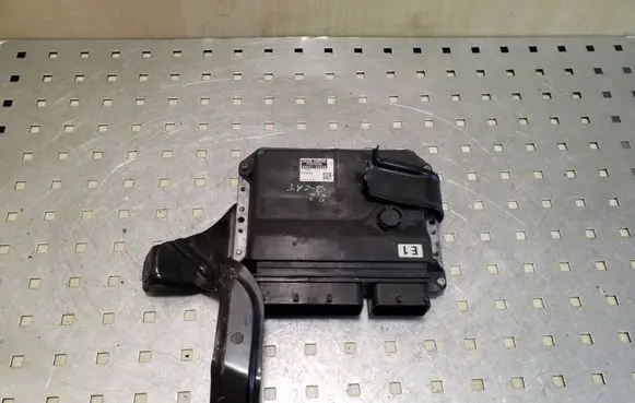 Toyota RAV 4 (XA30) Engine control unit/module 8966142C00 1758007732