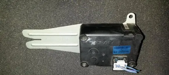Mazda 323 F Air flap motor/actuator hb600bcin6j 2005038