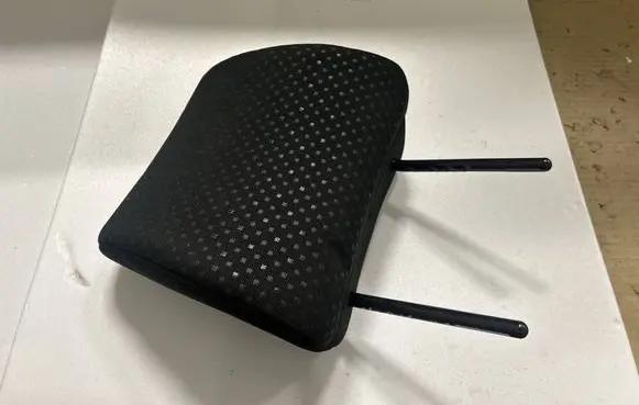 Toyota Yaris Front seat headrest 