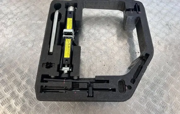 Audi RS5 Tool set 8T0012109D