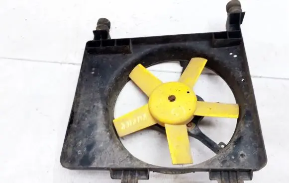 Radiator cooling fan shroud