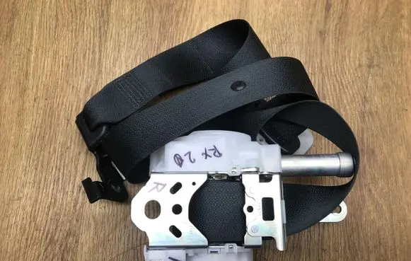 Lexus RX 450H Front seatbelt N088601
