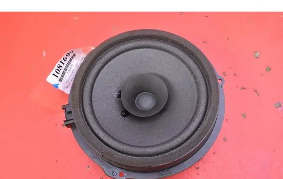 Ford Escape III Subwoofer speaker 8A6T18808CC