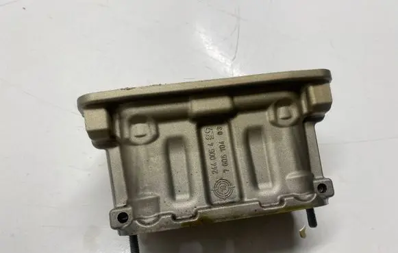 BMW 3 E92 E93 Other cylinder head part 7605104