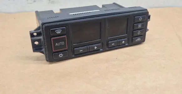 Audi A4 S4 B5 8D Climate control unit D750301 8L0820043D 5HB00760804