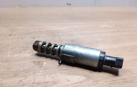 Audi A6 S6 C6 4F Camshaft vanos timing valve 06E109257J