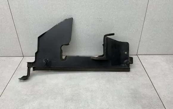Nissan X-Trail T32 Intercooler air guide/duct channel