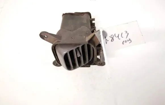 Nissan King Cab, Navara Dash center air vent grill 68760vj400 68760vj401