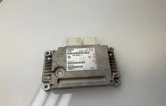 BMW 5 E60 E61 Transfer box differential control unit 7567803 13774410 13080BCYX