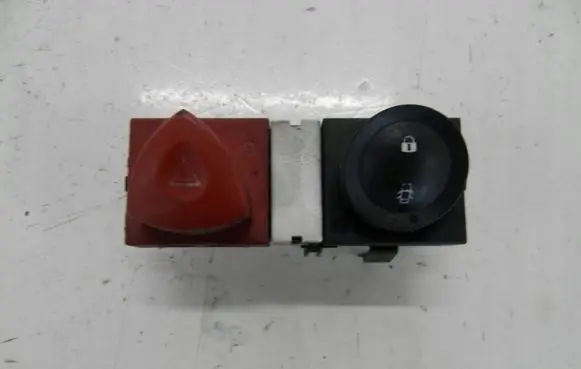 Renault Megane II Hazard light switch 