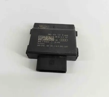 Audi A5 Fuel injection pump control unit/module 8W0906121B