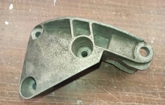Renault Scenic II - Grand scenic II Engine mounting bracket 8200072652