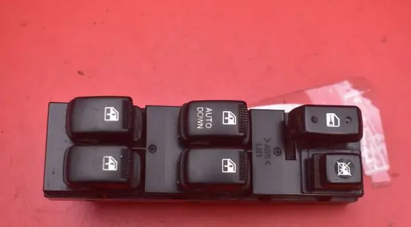 Hyundai Tucson JM Electric window control switch