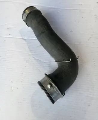 Intercooler hose/pipe