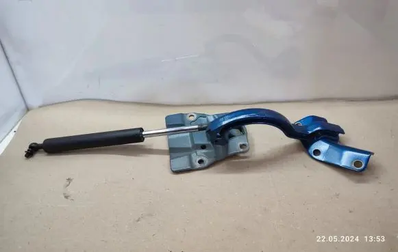Tailgate/trunk/boot hinge