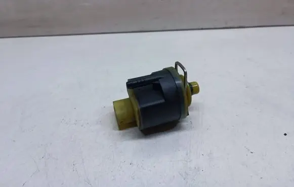 BMW 3 E90 E91 Fuel filter heater 7810134 13327810134