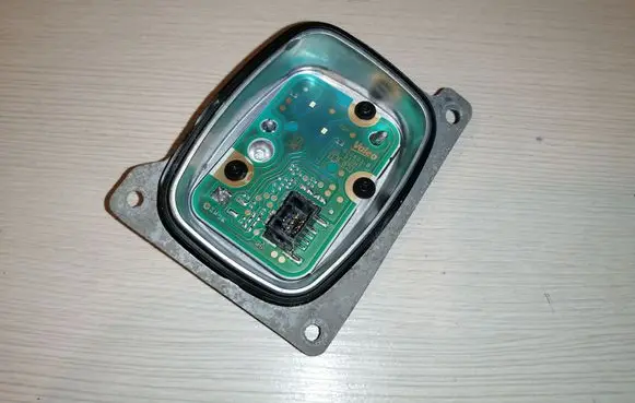 Renault Talisman LED ballast control module 90138428
