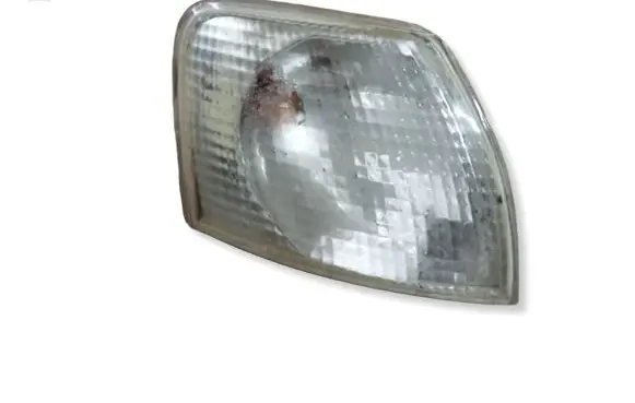 Volkswagen PASSAT B5 Front indicator light 0000