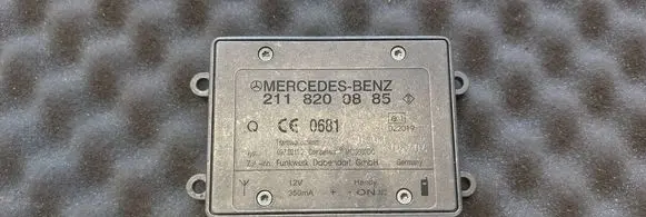 Mercedes-Benz E W211 Bluetooth antenna 2118200885