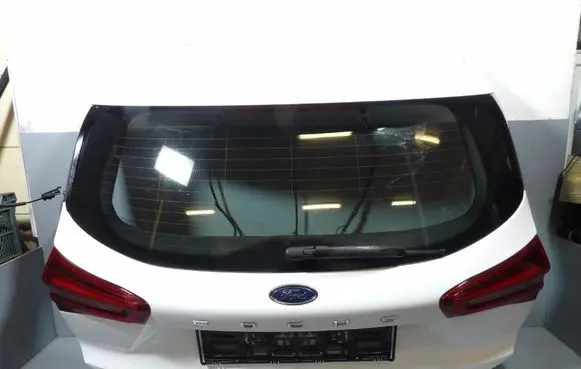 Ford Focus Tailgate/trunk/boot lid
