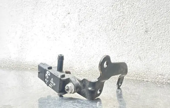 Opel Insignia A Vacuum valve 55566127