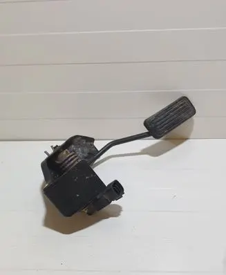 Toyota Avensis T250 Accelerator throttle pedal 8928152021 1983003041 07F01A