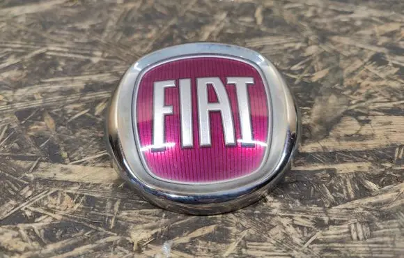 Fiat 500X Manufacturers badge/model letters B632334