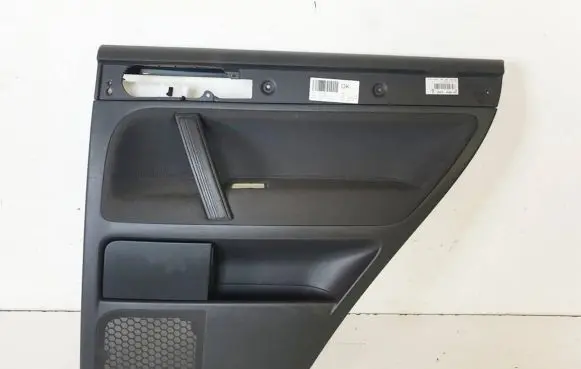 Volkswagen Touareg I Coupe rear side trim panel 