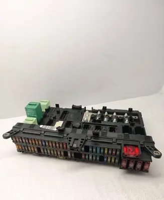 BMW X5 E53 Fuse module 6907395