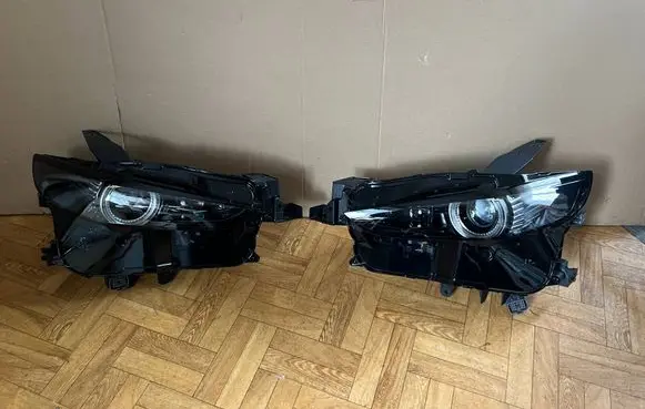 Mazda CX-30 Headlights/headlamps set DPTJ67890
