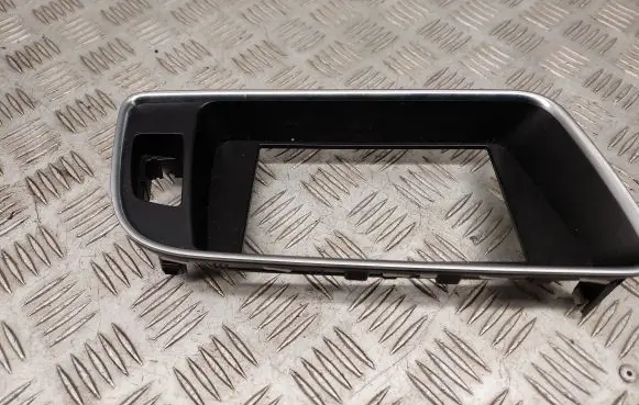 Audi Q5 SQ5 Radio/GPS head unit trim 8R1857186P