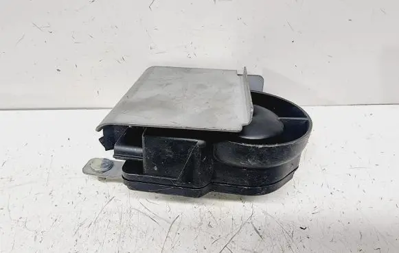 Toyota RAV 4 (XA40) Alarm system siren 8904042011