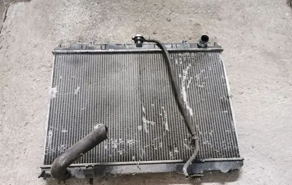 Nissan X-Trail T30 Coolant radiator