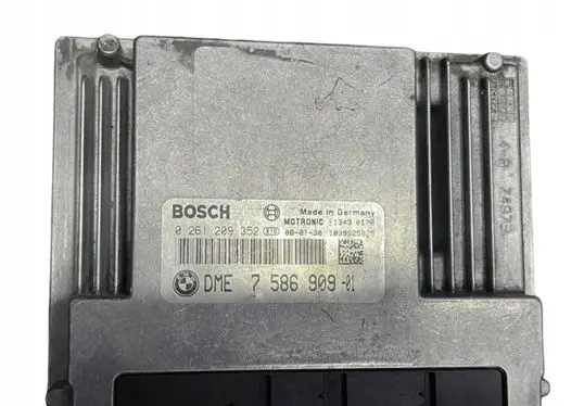 BMW X5 E70 Engine control unit/module DME7586909