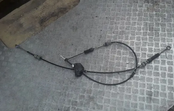 Toyota Avensis Verso Gear shift cable linkage NOCODE