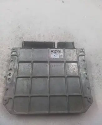 Toyota Avensis T270 Engine control unit/module 8966105D22 MB2759001921