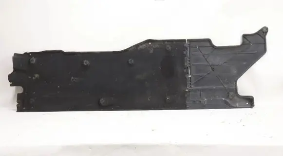 Volkswagen PASSAT B8 Engine splash shield/under tray 3Q0825506B5785004