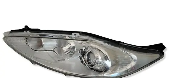 Ford Fiesta Headlight/headlamp 8A6113W030DF 24704507