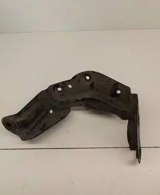 Audi A4 S4 B7 8E 8H Intercooler pipe mounting bracket 8E0145813F