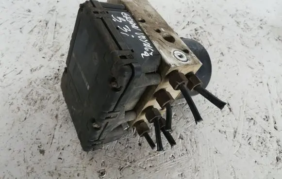 Chrysler Voyager ABS Pump 04683920AA