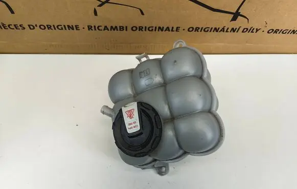 Audi Q8 Coolant expansion tank/reservoir 4M0121405AG 4M0121403G