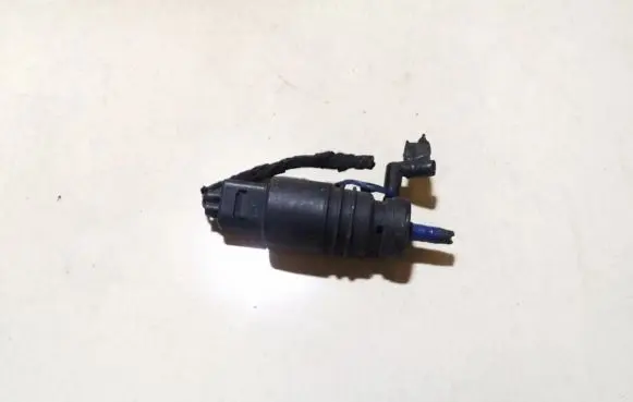 BMW 3 E46 Windscreen/windshield washer pump 8364516