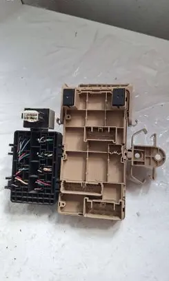 Subaru Legacy Fuse module 82201AG010