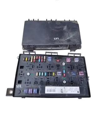 Opel Astra H Fuse module 13268307