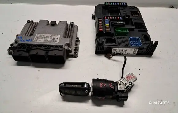 Peugeot 308 Engine ECU kit and lock set 9808016480 9807054180